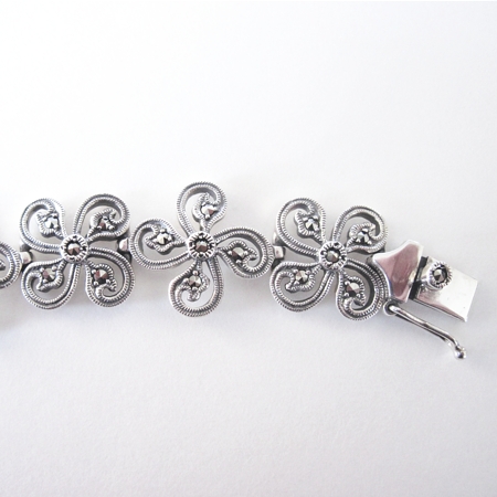 Marcasite Flower Link Bracelet in Sterling Silver - Click Image to Close